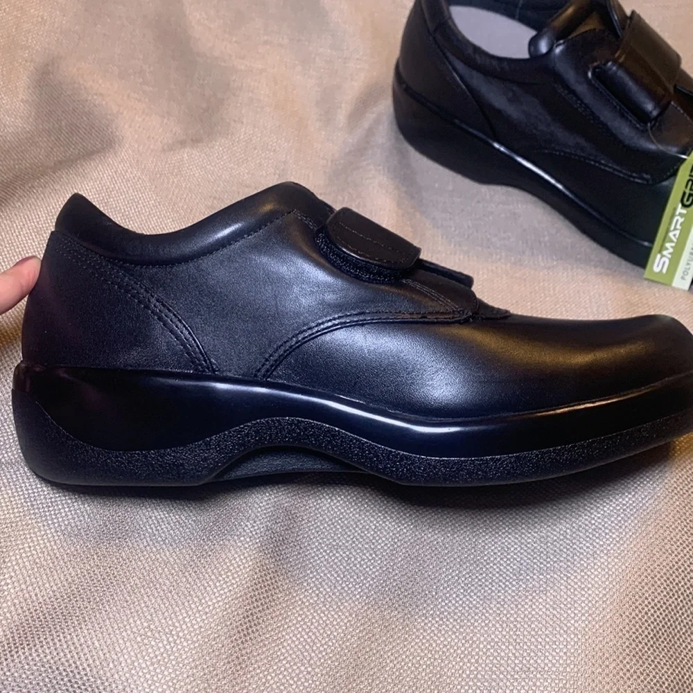 Apex Ambulator Leather Biomechanical Shoe